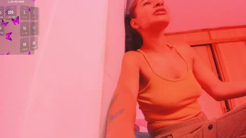 Snapshot of lily_evil chatting on March 2026 05:13:02 PM online show from March 2026 05:13:02 PM