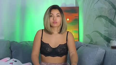 Lily online show from February 2025 04:18:01 PM