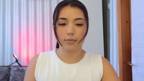 Lily online show from September 2025 12:05:02 PM