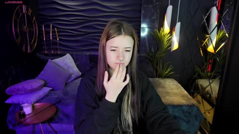 Lily online show from January 2025 06:53:02 AM