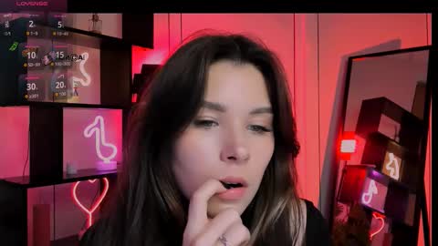 Lily online show from November 2025 07:19:01 PM