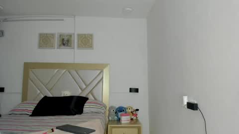 Snapshot of lily_noir_ chatting on April 2026 01:53:01 PM lily_noir_ online show from April 2026 01:53:01 PM