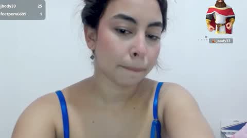 Lily Roberts online show from November 2025 02:11:01 AM