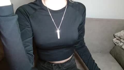 small lily online show from March 2026 04:52:01 PM