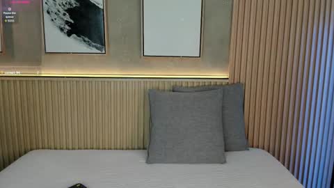 Lily online show from December 2025 07:41:01 PM