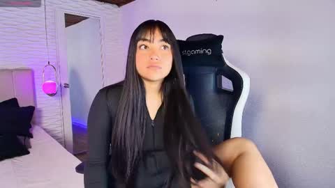 lily_waist online show from October 2025 11:08:02 AM