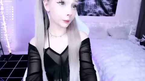 Snapshot of lily_weep chatting on June 2026 09:46:01 PM Lily online show from June 2026 09:46:01 PM