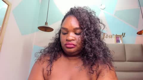 Snapshot of lilybaudyn_ chatting on January 2025 12:47:02 PM Lily online show from January 2025 12:47:02 PM