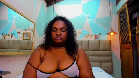 Snapshot of lilybaudyn_ chatting on January 2025 09:13:01 AM Lily online show from January 2025 09:13:01 AM