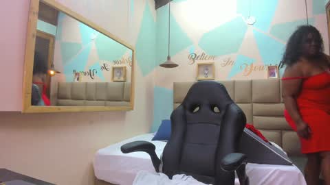Snapshot of lilybaudyn_ chatting on January 2025 09:19:02 AM Lily online show from January 2025 09:19:02 AM