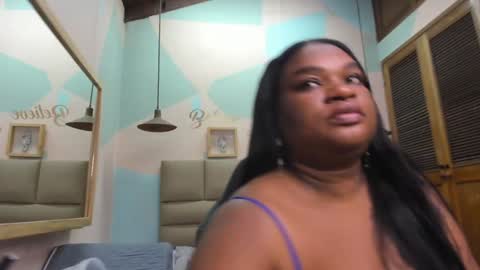 Snapshot of lilybaudyn_ chatting on February 2025 09:11:01 AM Lily online show from February 2025 09:11:01 AM