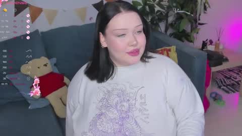 Snapshot of lilybelll chatting on September 2025 05:05:02 PM Lily online show from September 2025 05:05:02 PM