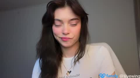 Snapshot of lilyewing_ chatting on January 2025 05:35:01 PM Lily   online show from January 2025 05:35:01 PM