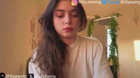 Snapshot of lilyewing_ chatting on September 2025 04:06:02 PM Lily   online show from September 2025 04:06:02 PM