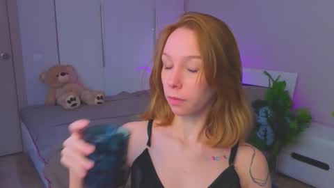 lilylisy online show from November 2025 01:10:01 PM