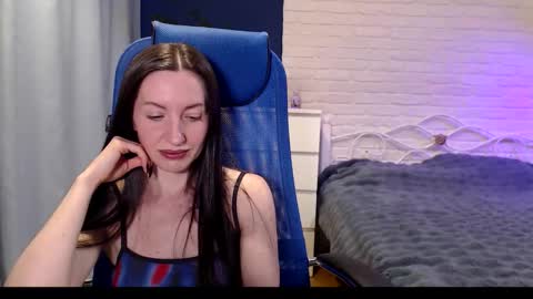 Lily online show from November 2025 08:47:01 AM