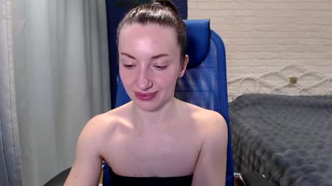 Lily online show from April 2026 08:20:01 AM