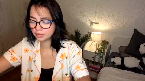 LillyPanda online show from October 2025 09:13:01 AM