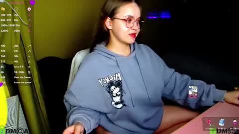 Lily online show from November 2025 09:36:02 PM