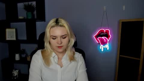 Snapshot of lilysweetxo chatting on March 2026 07:26:02 AM Lily online show from March 2026 07:26:02 AM