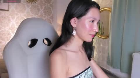 lilythea_ online show from November 2025 10:04:02 PM