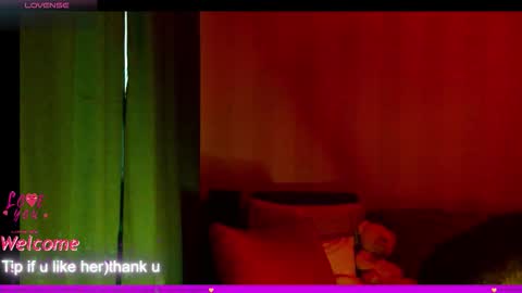 LilyXSky online show from October 2025 02:48:01 PM