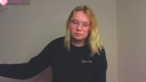 lime cat online show from November 2025 02:06:02 AM