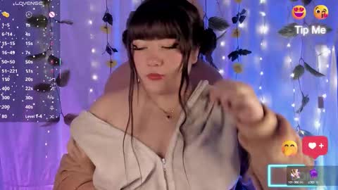 Snapshot of limoncito_blossom2 chatting on October 2025 09:52:01 AM Natalia online show from October 2025 09:52:01 AM