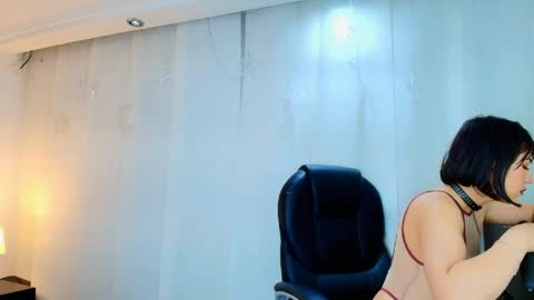 Snapshot of lina_bedoya chatting on May 2026 11:40:02 AM Lina Bedoya online show from May 2026 11:40:02 AM