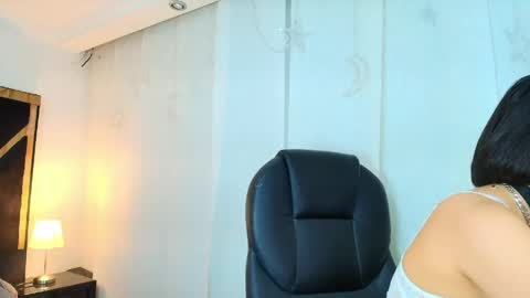 Snapshot of lina_bedoya chatting on May 2026 11:38:01 AM Lina Bedoya online show from May 2026 11:38:01 AM