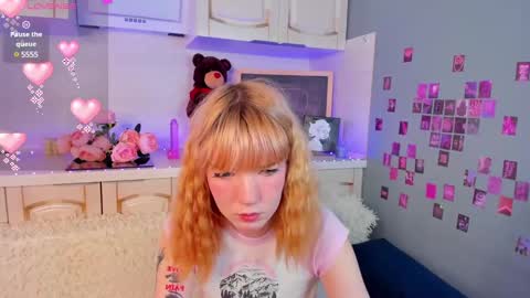 Snapshot of lina_blueeyed chatting on March 2025 08:08:01 AM Lina blueeyed GMT3 1100-1700 Mon Wed Thu Sat Sun online show from March 2025 08:08:01 AM