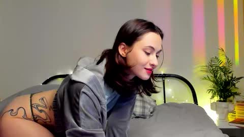 Lina -  online show from December 2025 07:43:02 PM