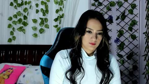 Snapshot of lina_paola chatting on February 2025 11:21:02 PM paola online show from February 2025 11:21:02 PM
