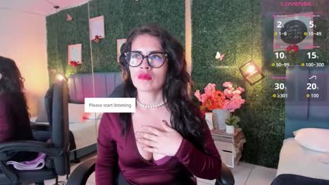 Lina  online show from October 2025 11:39:01 AM