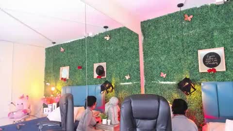 Lina  online show from December 2025 11:59:01 AM