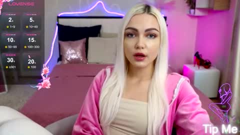 I am Lina online show from October 2025 01:45:01 PM