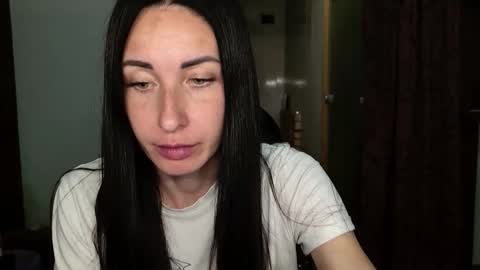 LinaLivee online show from September 2025 06:53:01 PM