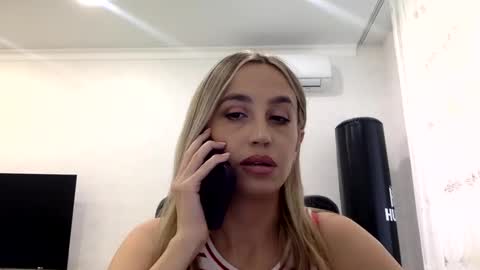 linavora online show from February 2026 12:12:01 PM