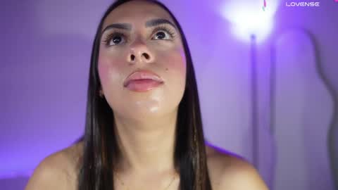 Snapshot of lincy_rios chatting on April 2026 06:43:02 PM Lincy Rios online show from April 2026 06:43:02 PM