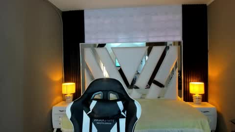  Linda  online show from January 2026 06:35:01 PM