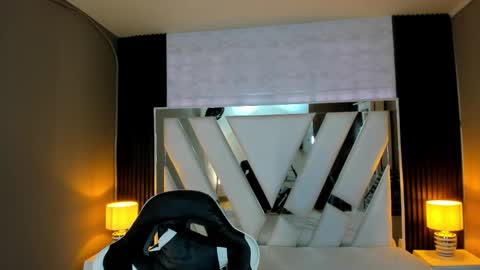  Linda  online show from February 2026 01:31:02 PM