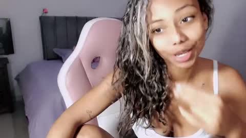 Snapshot of linda_brown_1 chatting on April 2026 10:57:01 AM linda brown online show from April 2026 10:57:01 AM