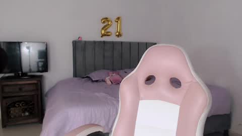 Snapshot of linda_brown_1 chatting on May 2026 12:00:02 PM linda brown online show from May 2026 12:00:02 PM