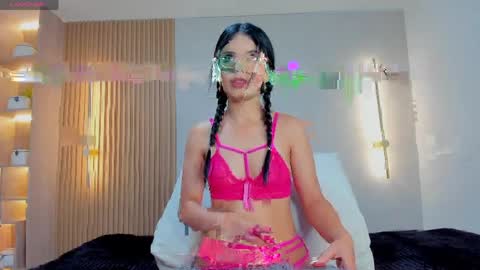 Snapshot of linda_cooper_ chatting on April 2026 01:45:02 PM LINDA online show from April 2026 01:45:02 PM