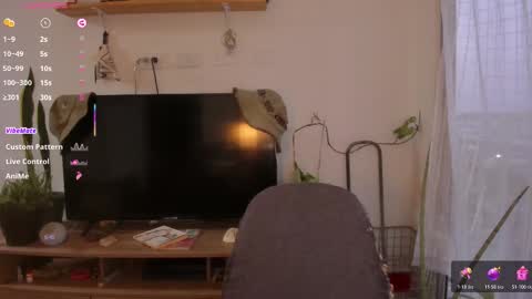 Snapshot of linda_giggle chatting on December 2025 10:40:01 PM Giggles online show from December 2025 10:40:01 PM