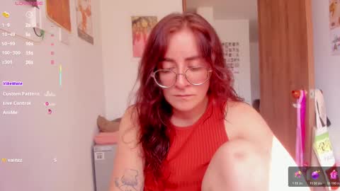 Snapshot of linda_giggle chatting on February 2026 02:07:02 PM Giggles online show from February 2026 02:07:02 PM