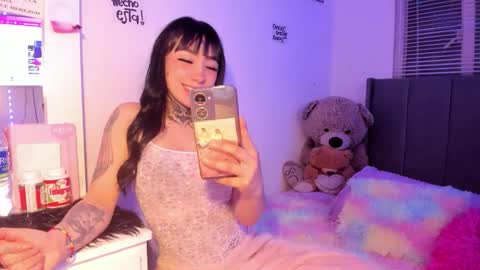 Lindaa maria  online show from February 2026 12:03:01 AM