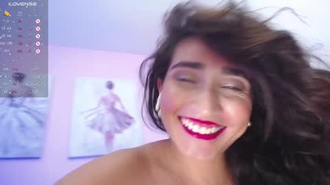 Snapshot of linda_morgan1 chatting on January 2025 06:14:01 PM Maria Paula online show from January 2025 06:14:01 PM