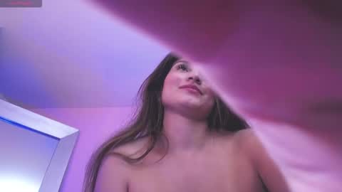 Snapshot of linda_morgan1 chatting on September 2025 12:10:01 PM Maria Paula online show from September 2025 12:10:01 PM