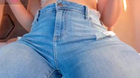 Linda Saenz online show from March 2025 03:07:01 PM